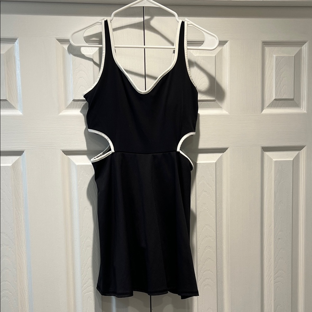 Old Navy Dress with White Trim - Picture 1 of 3
